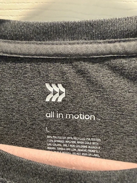 all in motion Men's Heather Charcoal Performance Tee-Men’s Large - Picture 4 of 6